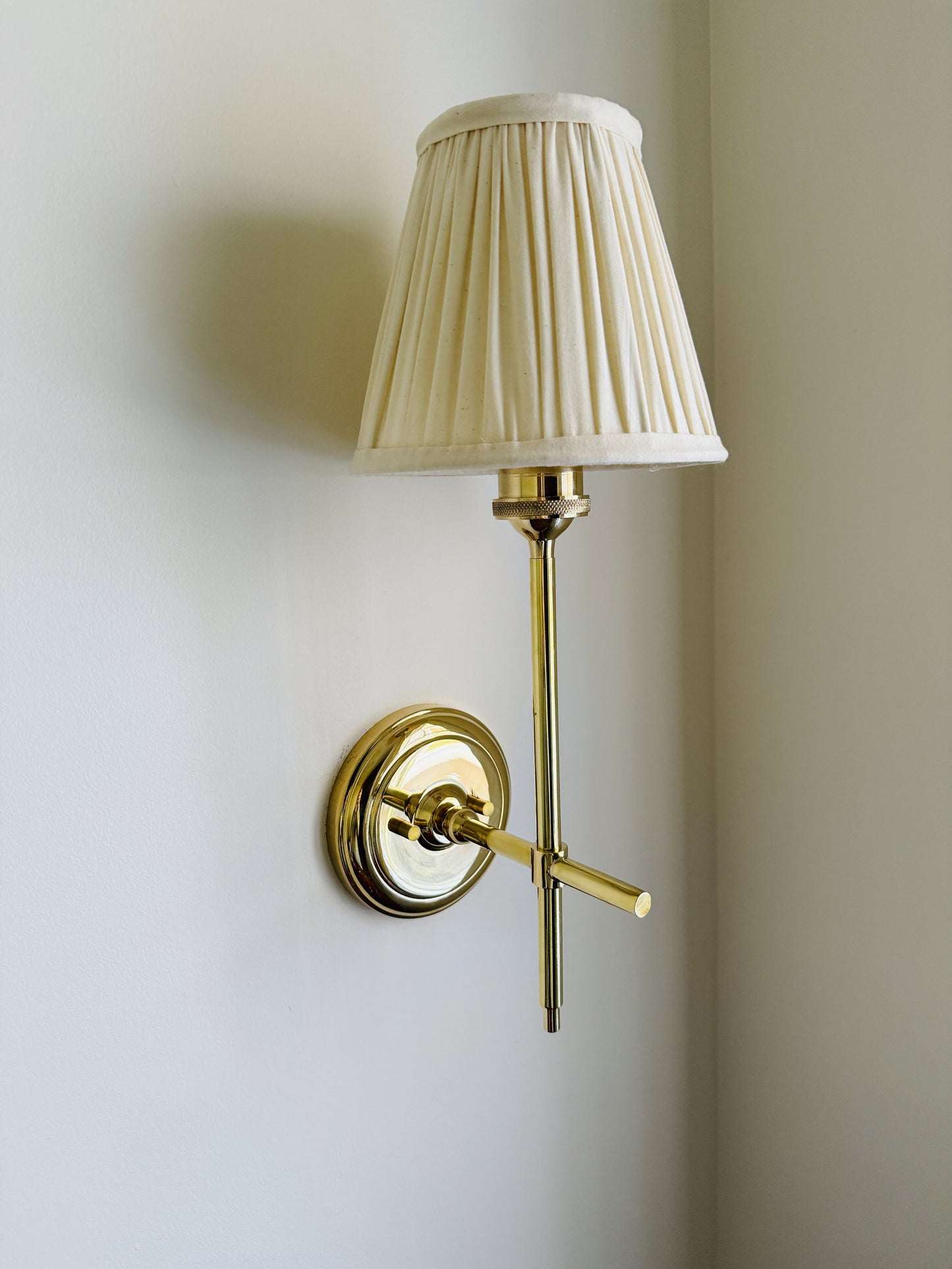 HRLBrass Straight Wall Sconce