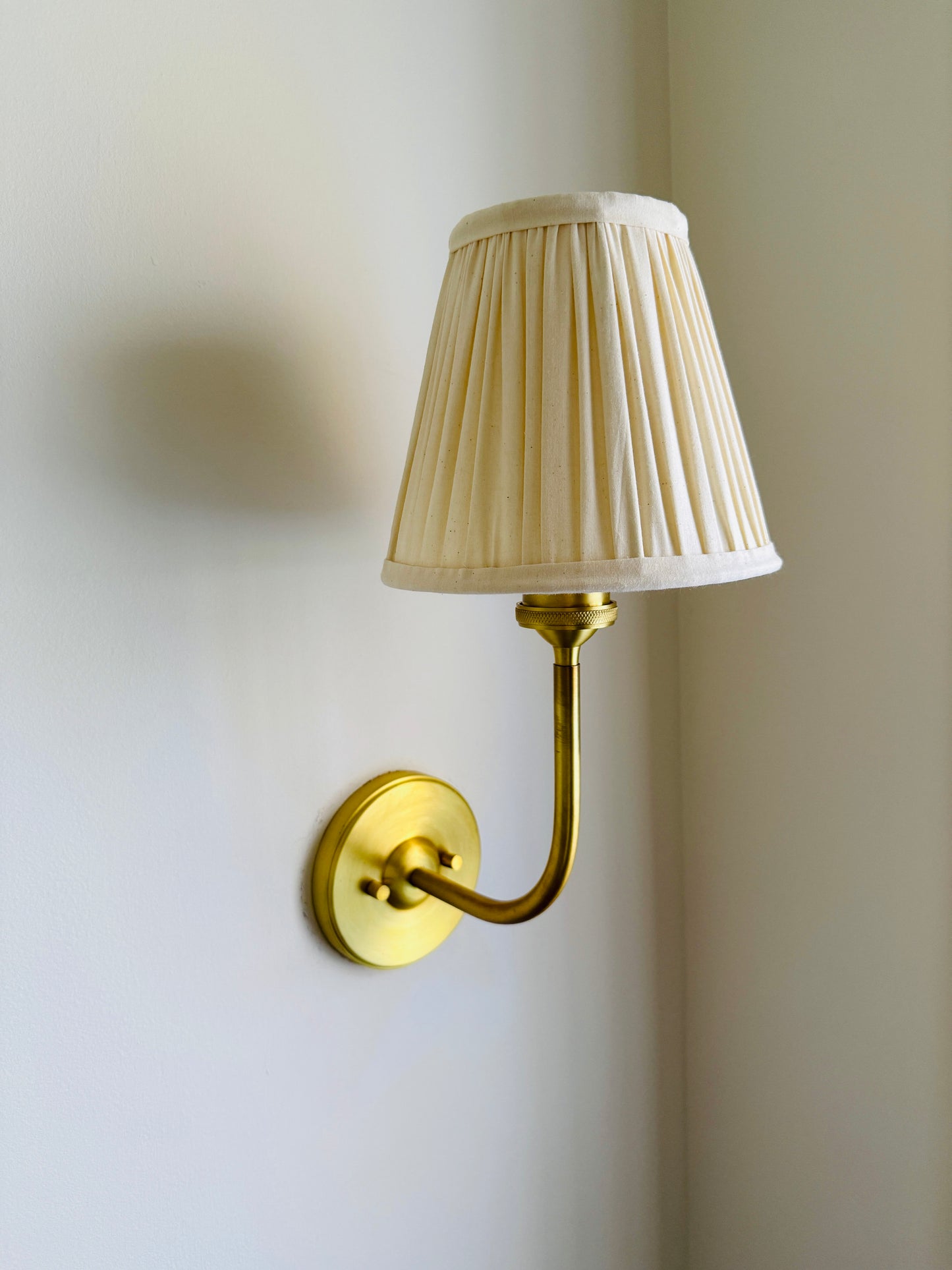 HRLBrass Curved Wall Sconce